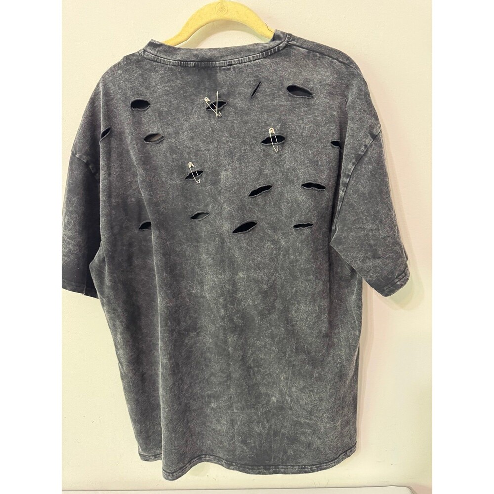 AKIRA KNOCK YOURSELF OUT DISTRESSED TEE AND HAT COMBO medium nwt *no chains* - Picture 4 of 8